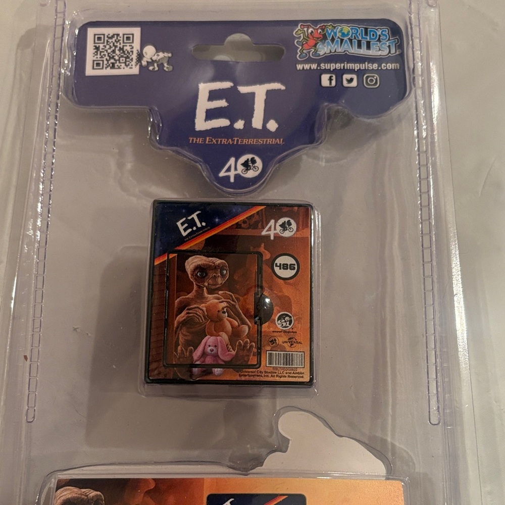 E.T. Micro Figure Collectible - Picture 3 of 3